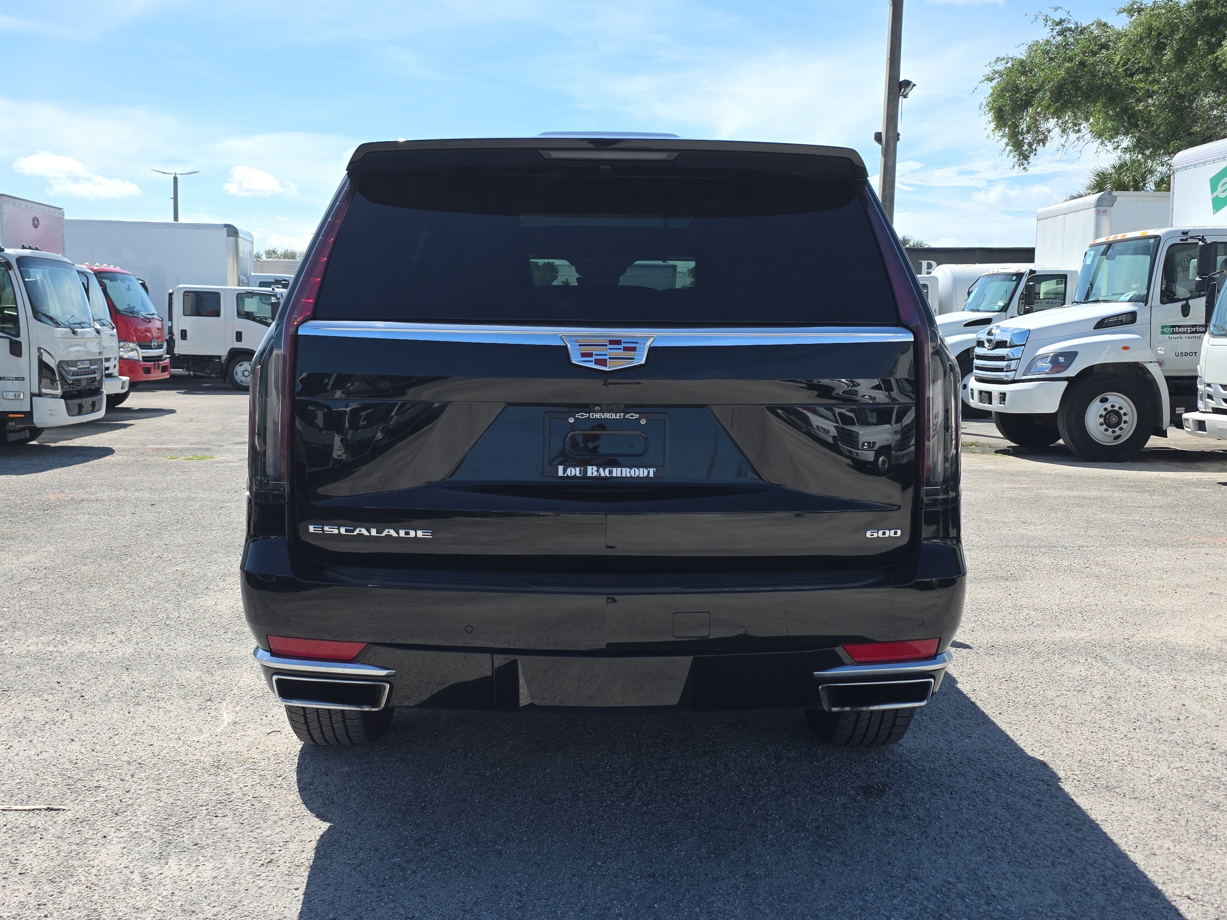 Used 2023 Cadillac Escalade Premium Luxury w/ Performance Package AWD/4WD image 6