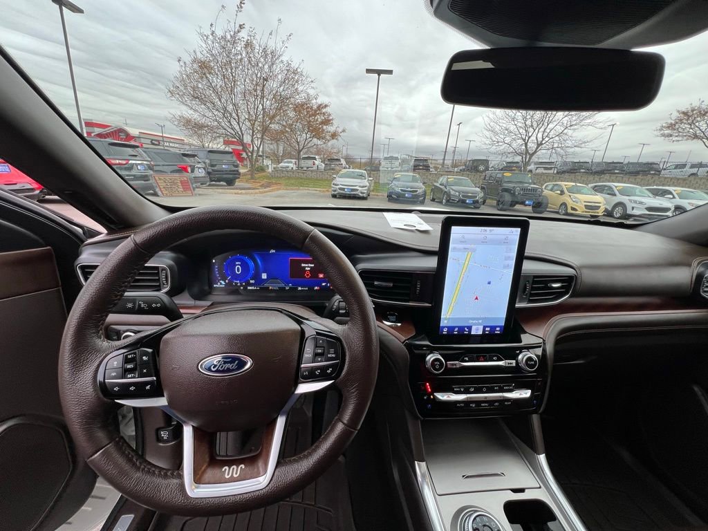 Used 2023 Ford Explorer King Ranch w/ Technology Package image 45