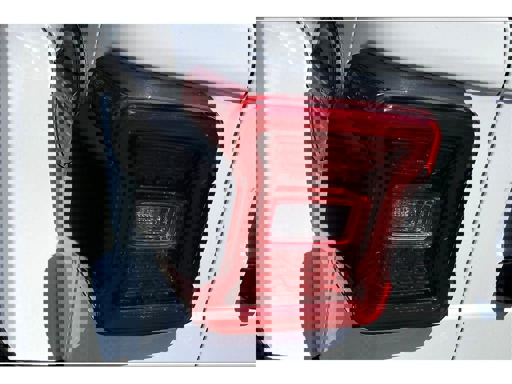 Used 2022 Jeep Wrangler Unlimited Sahara image 29