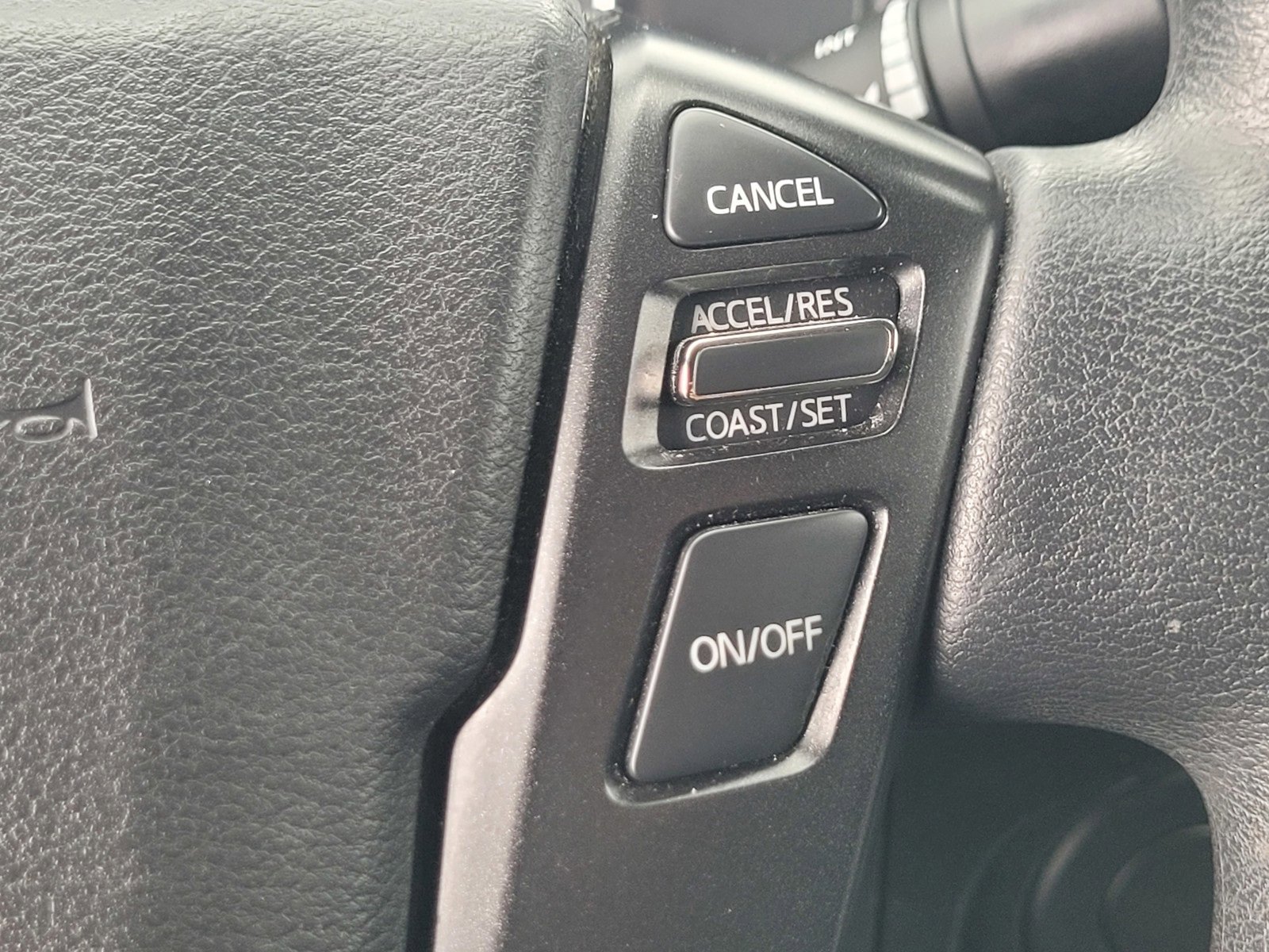 Used 2023 Nissan Frontier SV image 25