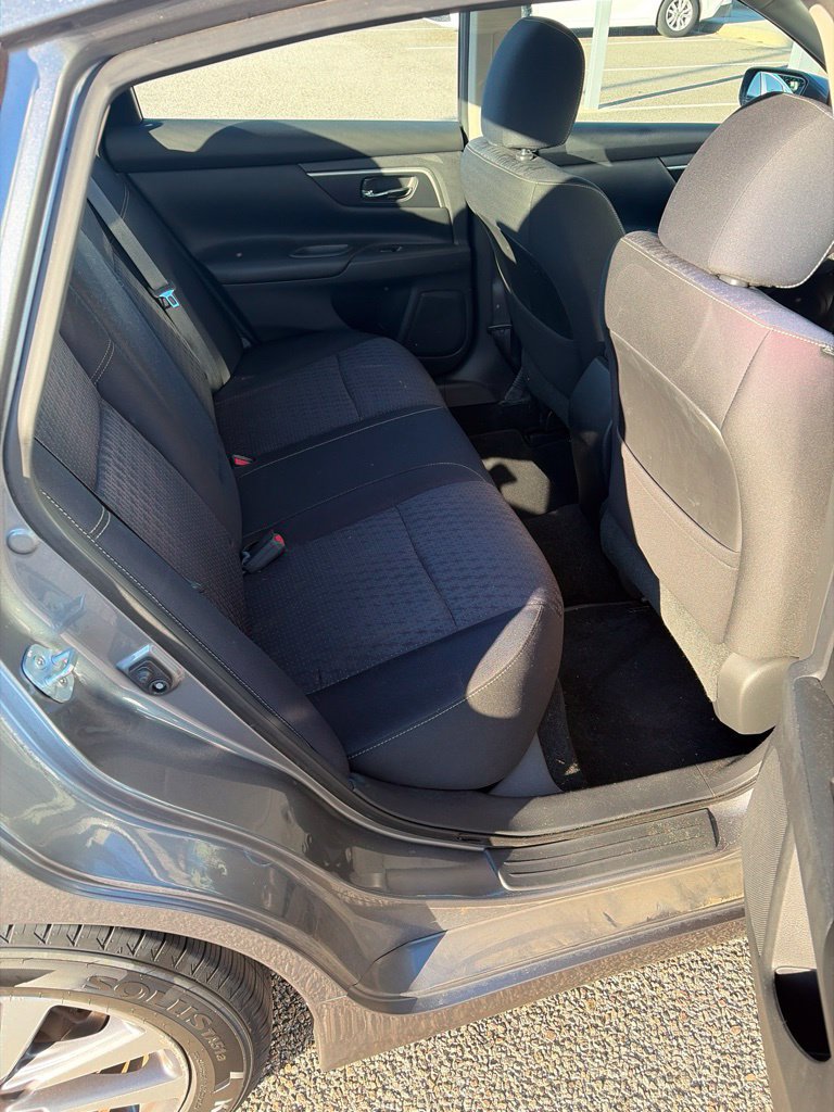 Used 2016 Nissan Altima 2.5 SV FWD image 5