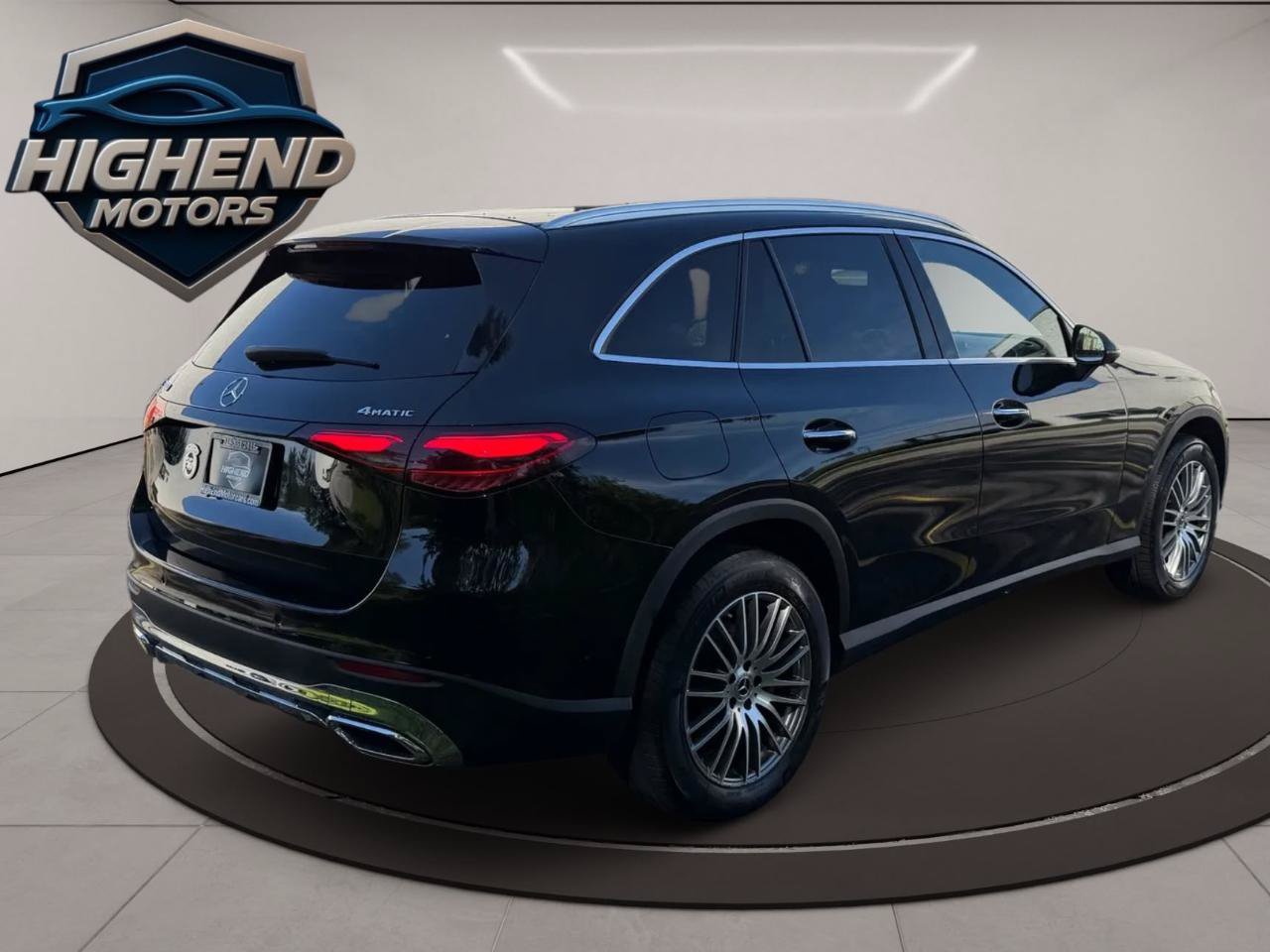 Used 2024 Mercedes-Benz GLC 300 4MATIC image 6