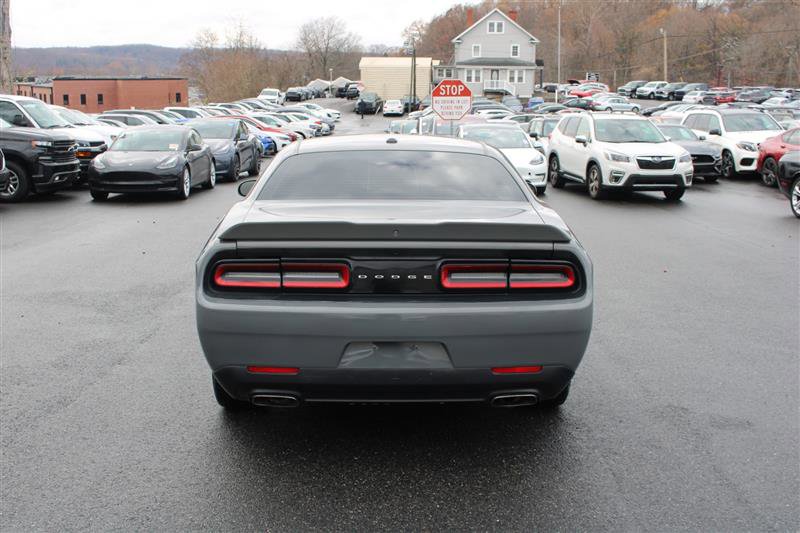Used 2018 Dodge Challenger SXT image 7