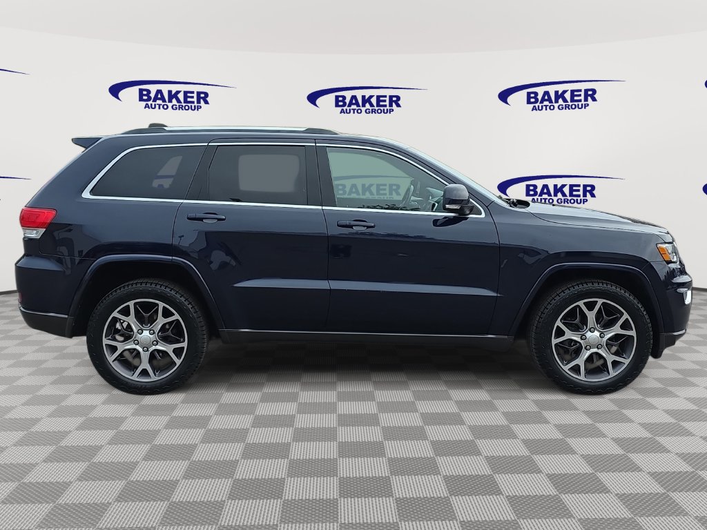 Used 2018 Jeep Grand Cherokee Limited AWD/4WD image 2