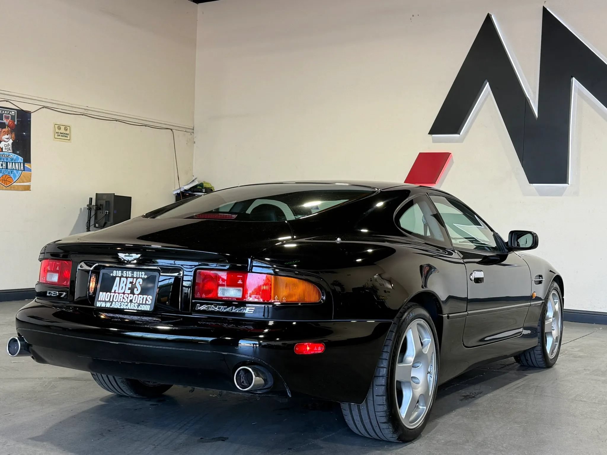 Used 2002 Aston Martin DB7 Vantage RWD image 4