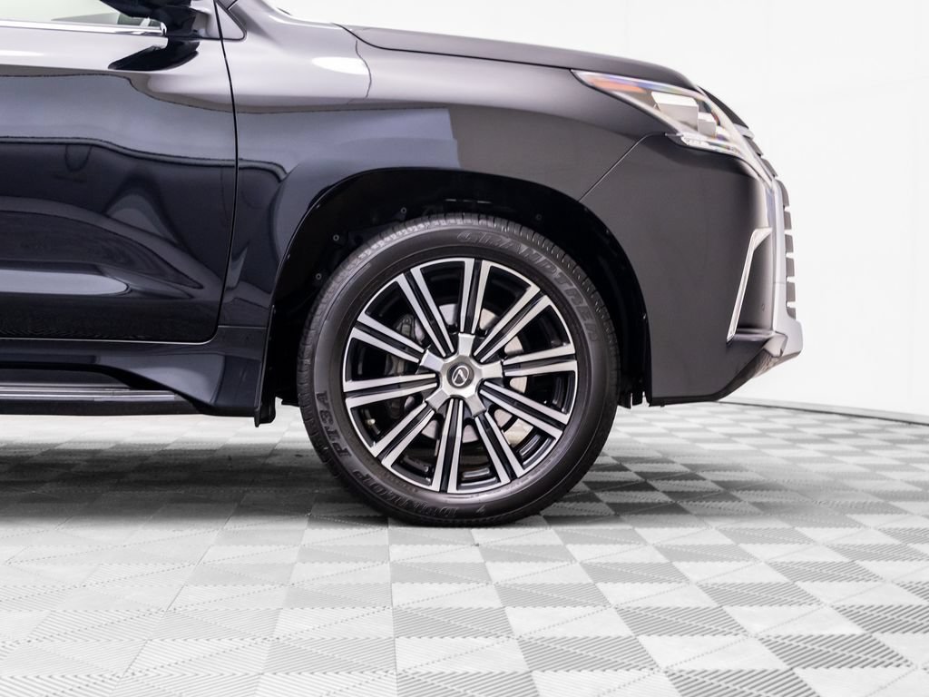 Used 2021 Lexus LX 570 4WD w/ Luxury Package image 32