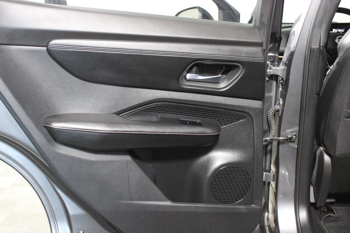 Used 2023 Nissan Ariya FWD image 21