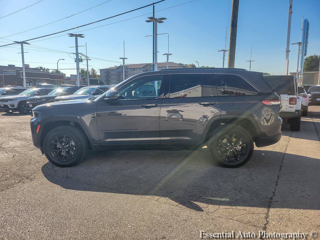 New 2026 Jeep Grand Cherokee Altitude AWD/4WD image 10