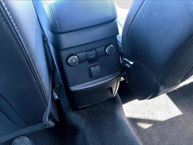 Used 2017 Ford Explorer XLT w/ Equipment Group 202A AWD/4WD image 22