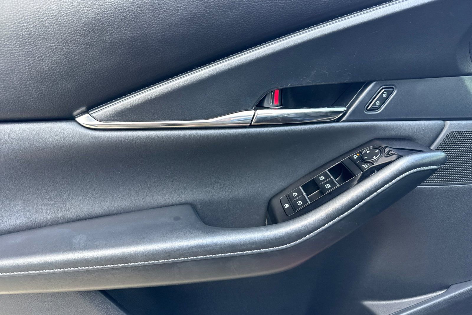 Used 2025 MAZDA CX-30 AWD 2.5 S w/ Preferred Package image 11