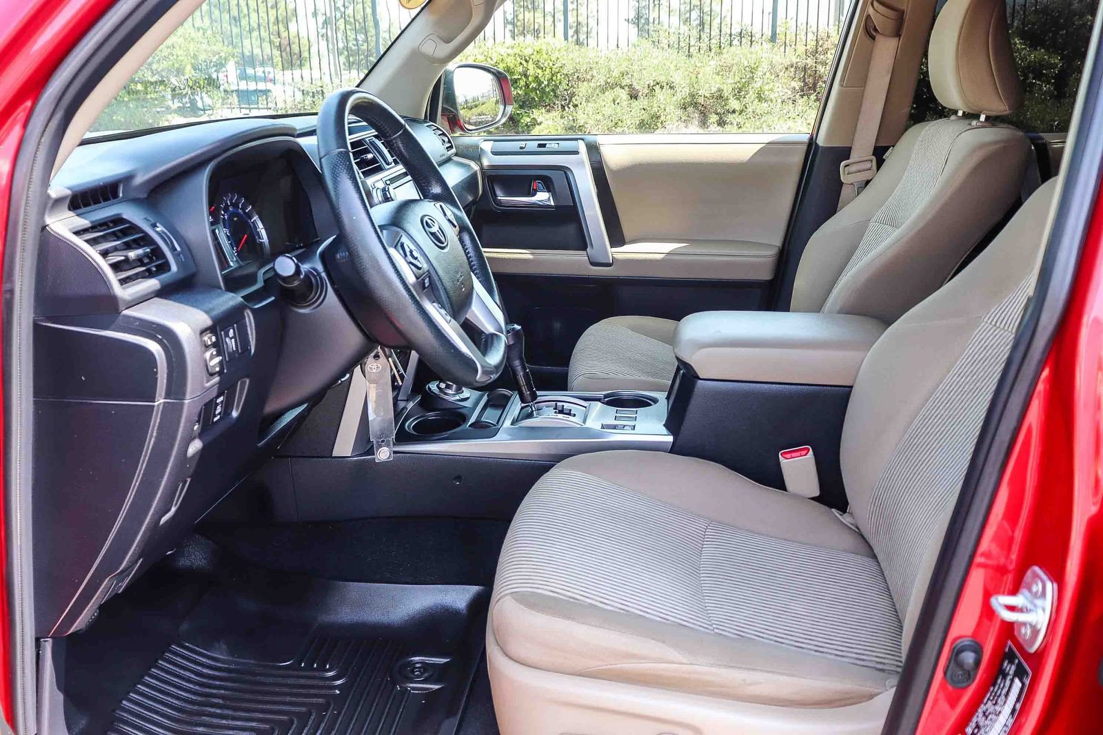Used 2017 Toyota 4Runner SR5 AWD/4WD image 22