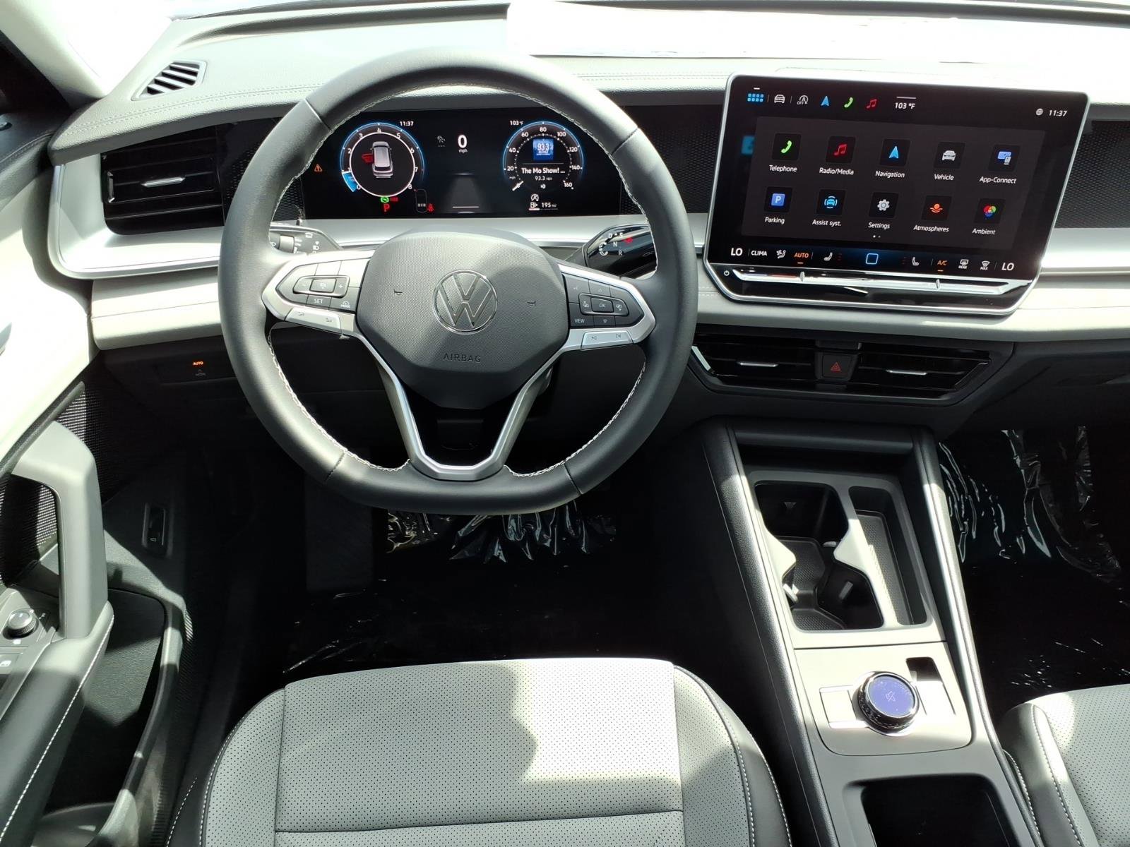 New 2026 Volkswagen Tiguan SE image 12