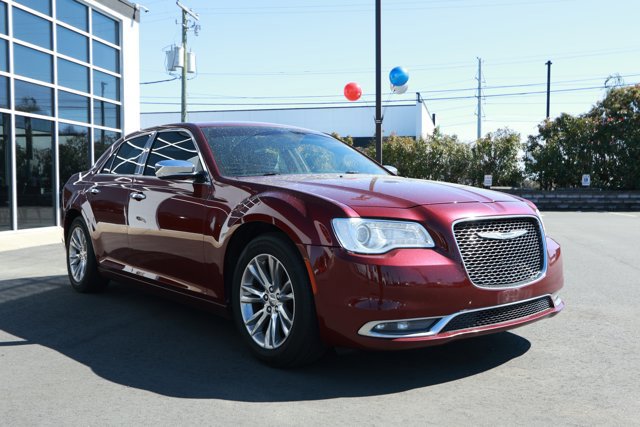 Used 2017 Chrysler 300 C RWD image 3