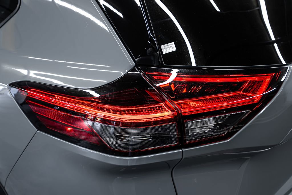 Used 2021 Nissan Rogue SL w/ Premium Package image 13