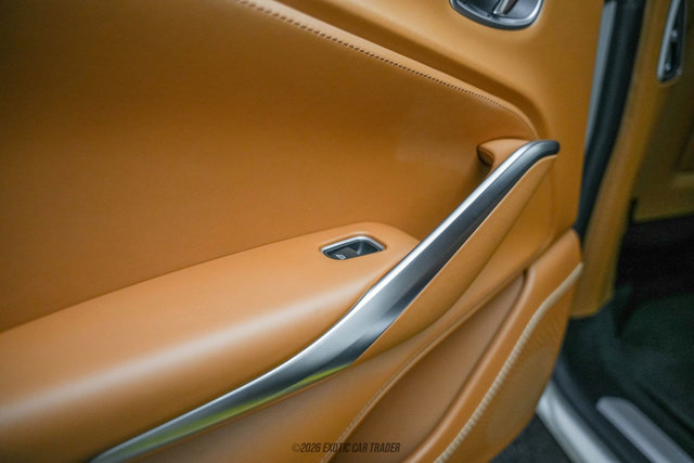 Used 2021 Aston Martin DBX image 39