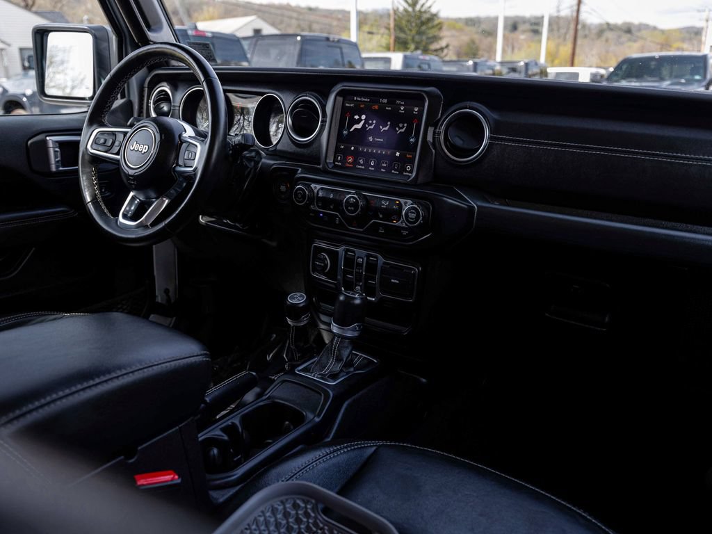 Used 2023 Jeep Wrangler Unlimited Sahara w/ Cold Weather Group AWD/4WD image 27