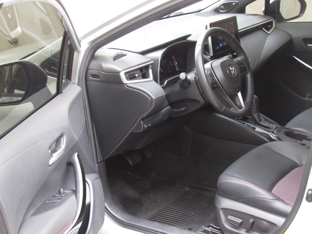 Used 2024 Toyota Corolla XSE FWD image 9