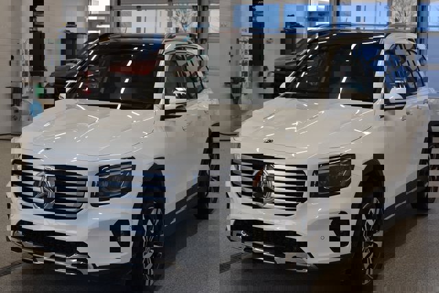 New 2025 Mercedes-Benz GLB 250 4MATIC image 9