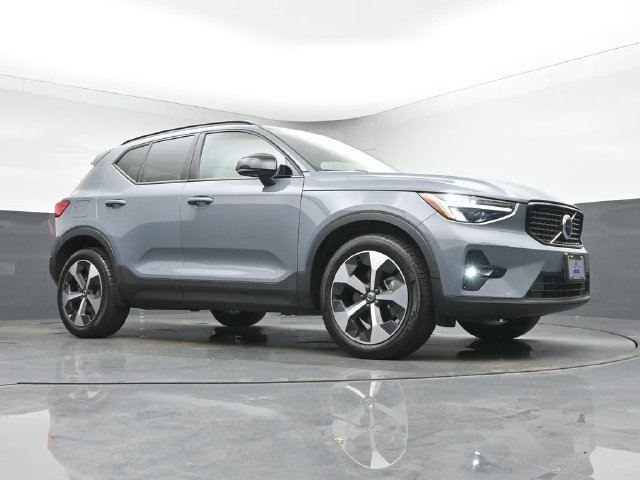 Used 2023 Volvo XC40 B5 Plus w/ Protection Package Premier AWD/4WD image 35