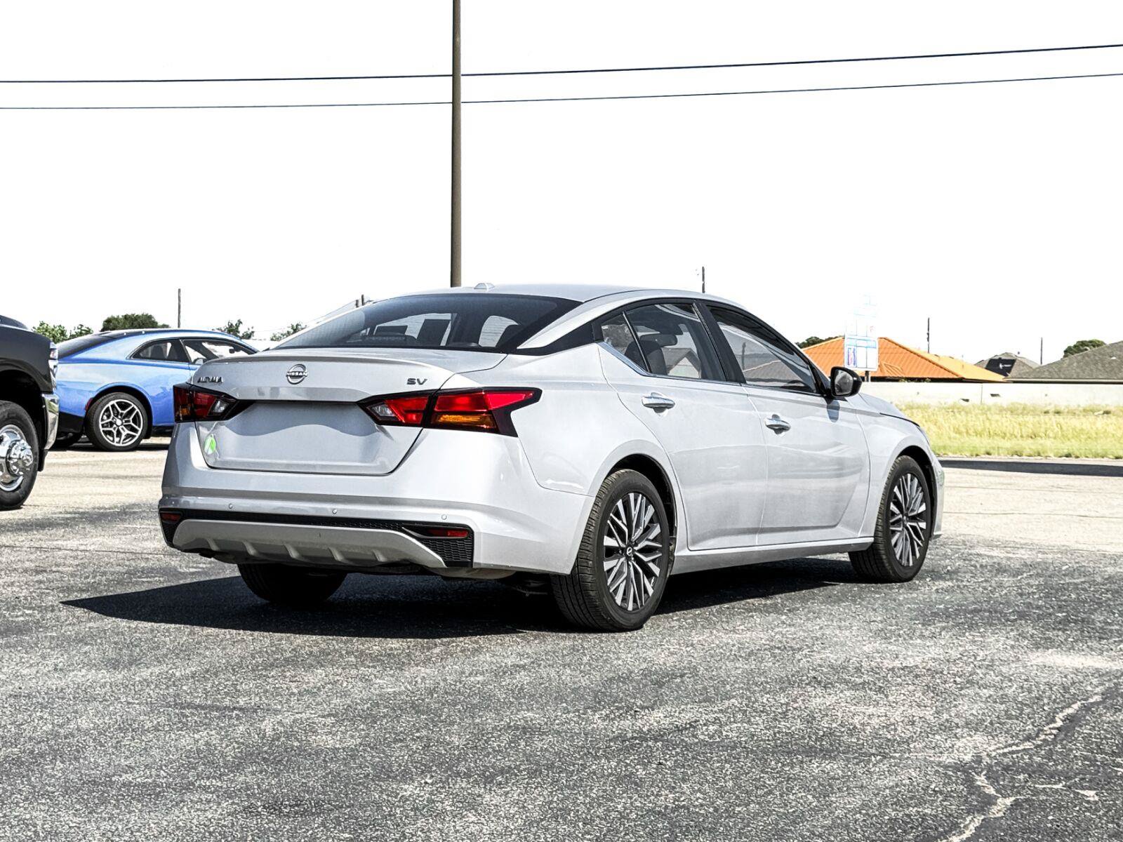 Used 2024 Nissan Altima 2.5 SV FWD image 10