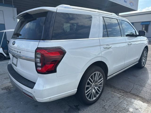 Used 2022 Ford Expedition Platinum image 3