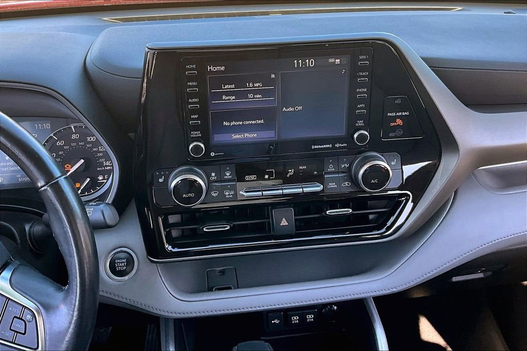 Used 2021 Toyota Highlander XLE image 9
