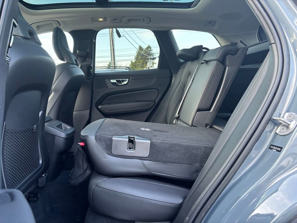Certified 2023 Volvo XC60 B5 Plus w/ Climate Package image 22