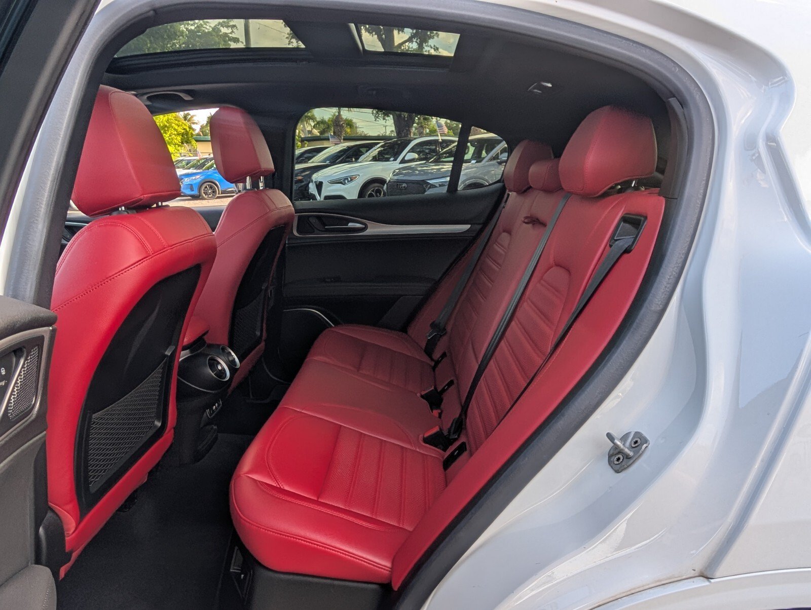 Used 2023 Alfa Romeo Stelvio Veloce AWD/4WD image 11