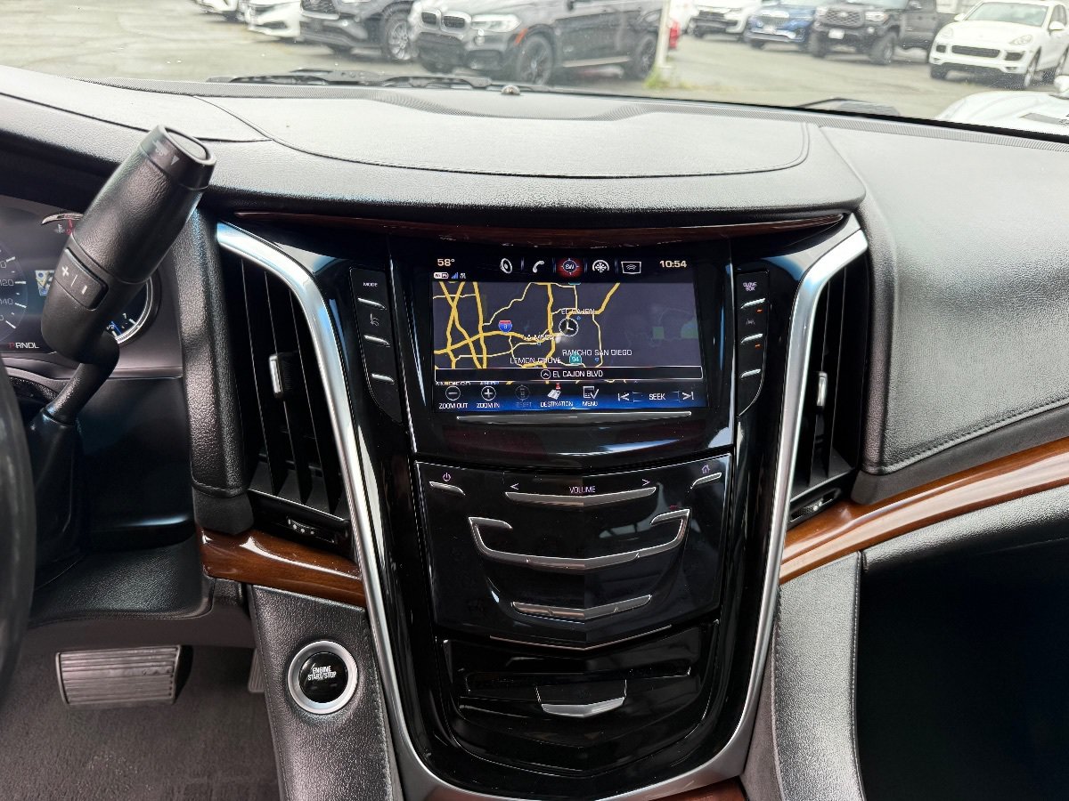 Used 2019 Cadillac Escalade ESV Premium Luxury AWD/4WD image 28