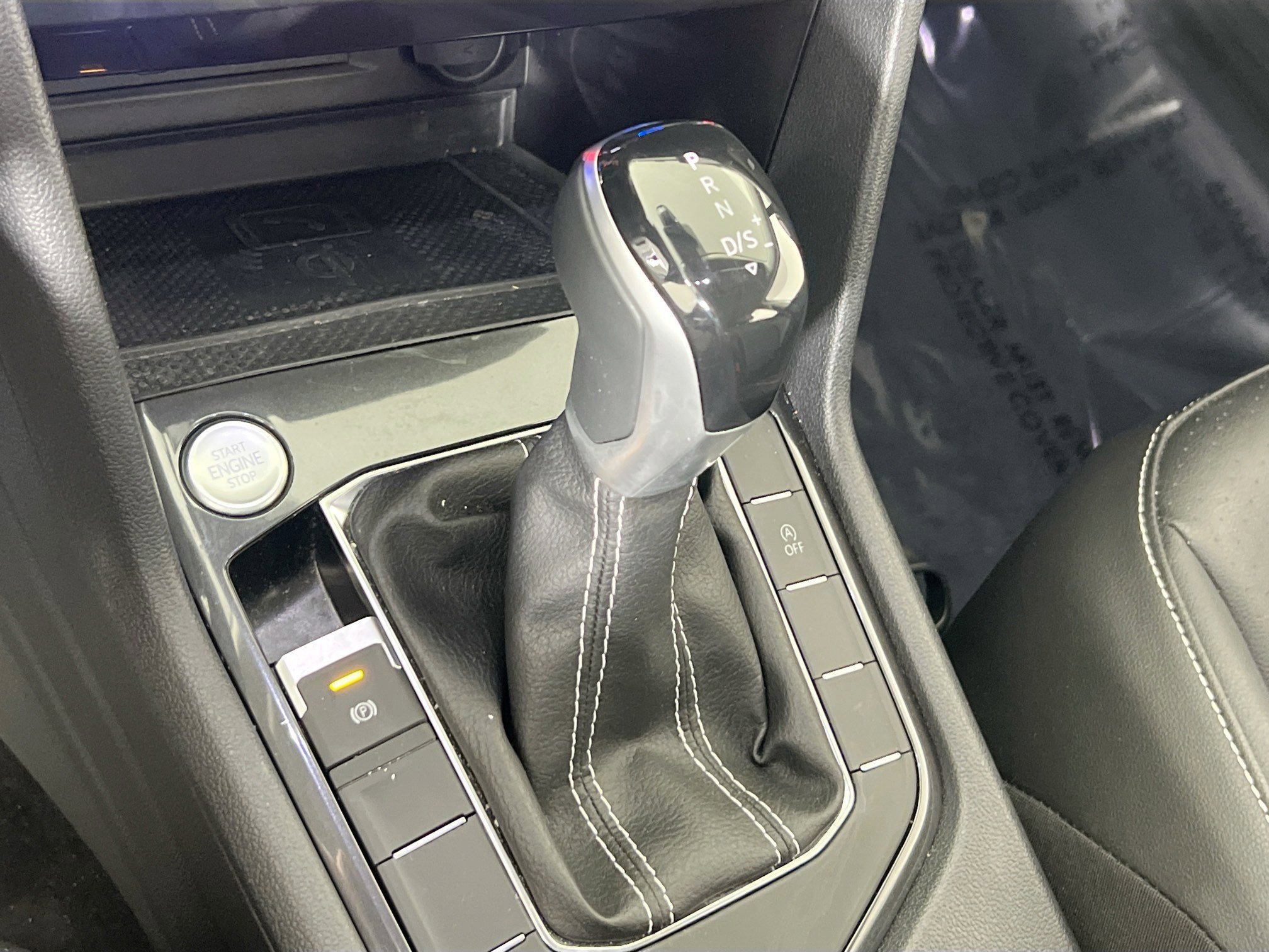 Used 2023 Volkswagen Tiguan SE image 16