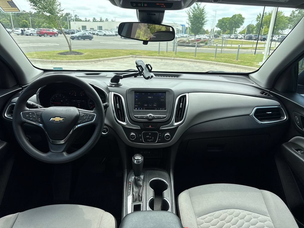 Used 2021 Chevrolet Equinox LS w/ LS Convenience Package FWD image 16
