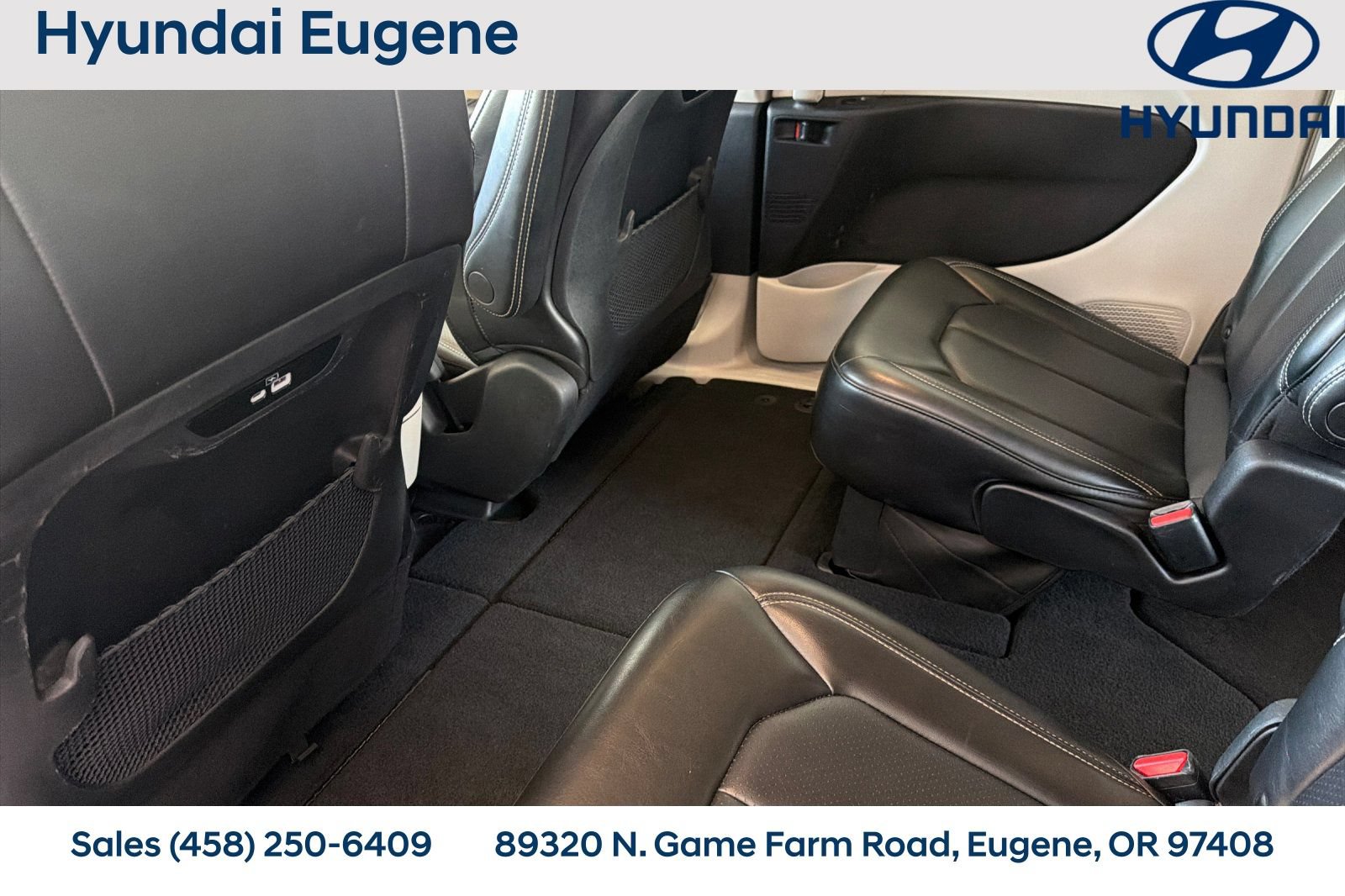 Used 2023 Chrysler Pacifica Touring-L FWD image 16