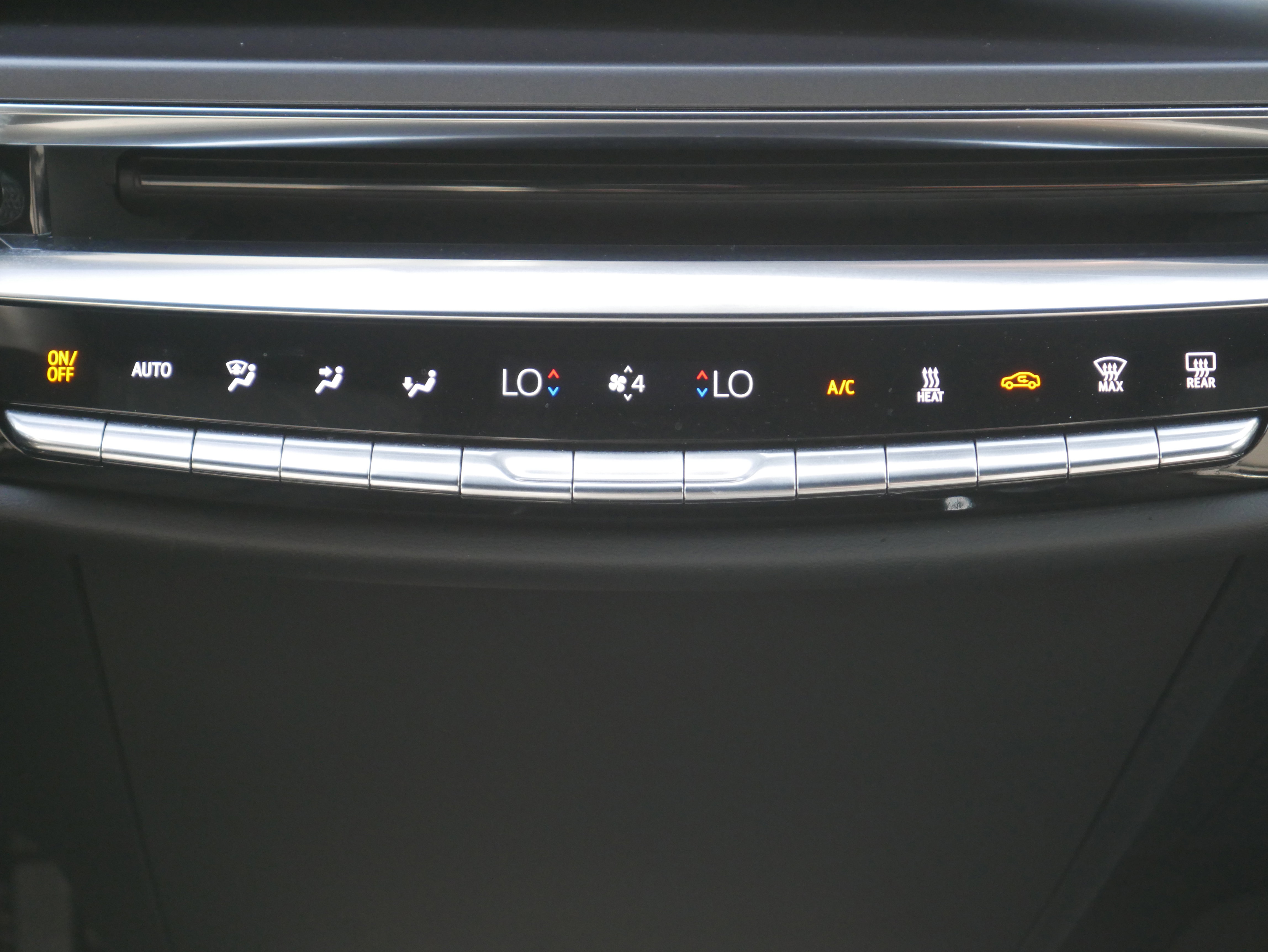 Certified 2024 Cadillac Lyriq Tech w/ Driver Assist Package image 18