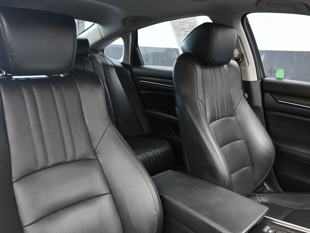 Used 2021 Honda Accord Touring image 11