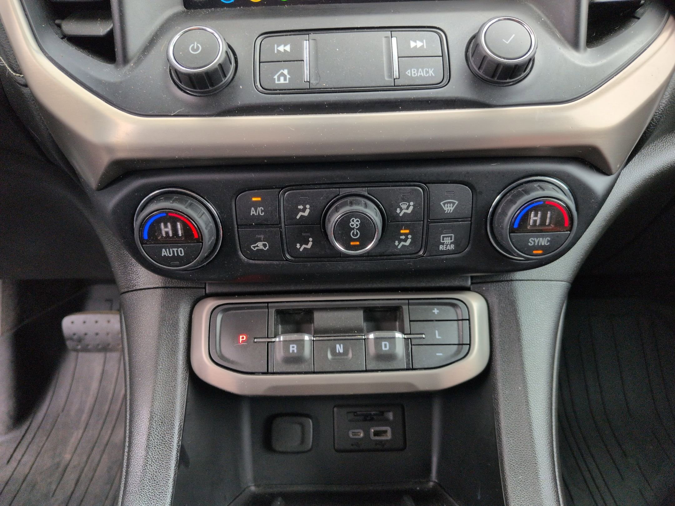 Used 2021 GMC Acadia Denali w/ LPO, Floor Liner Package image 13