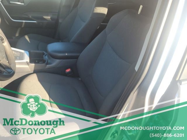 Used 2025 Toyota RAV4 XLE AWD/4WD image 9
