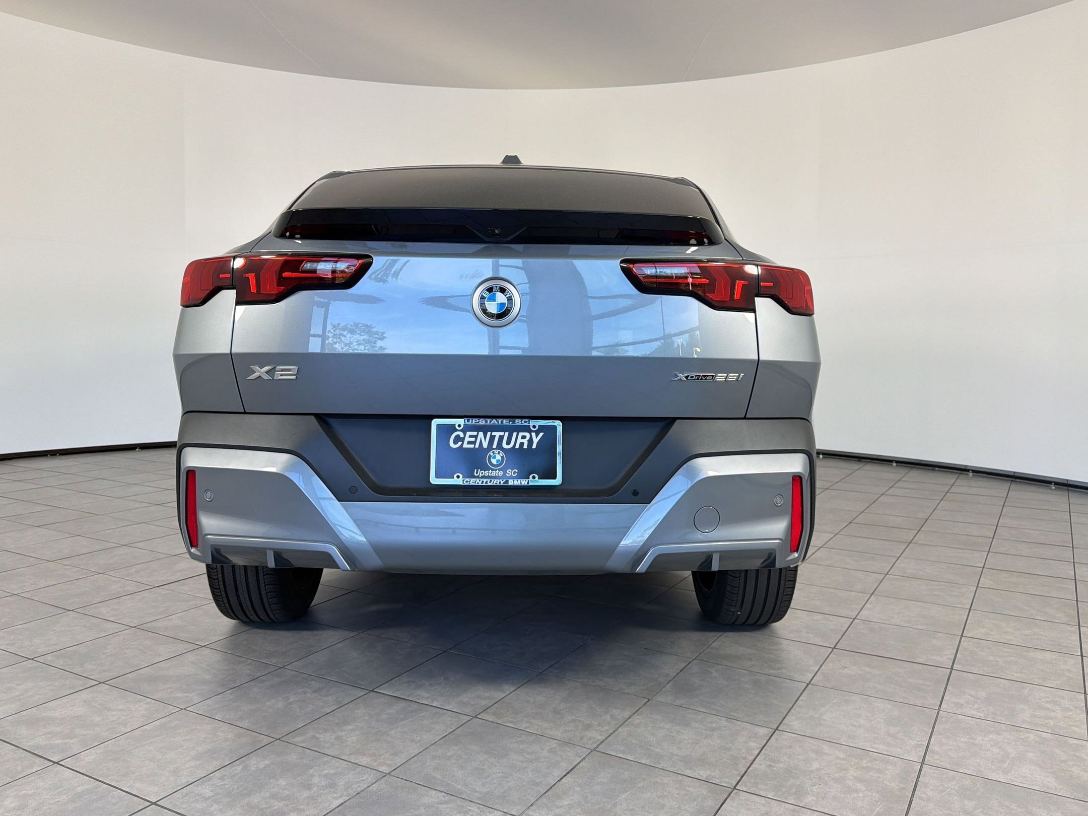 Used 2025 BMW X2 xDrive28i AWD/4WD image 10