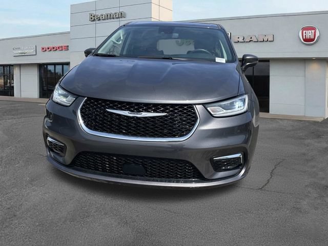 Used 2023 Chrysler Pacifica Touring-L FWD image 8