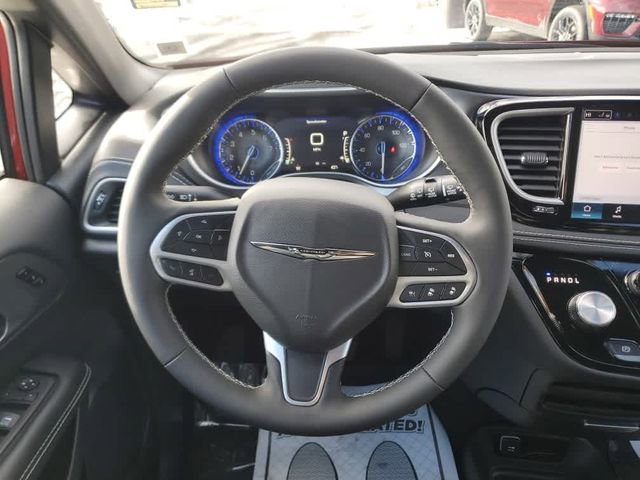 New 2026 Chrysler Pacifica Select FWD image 18