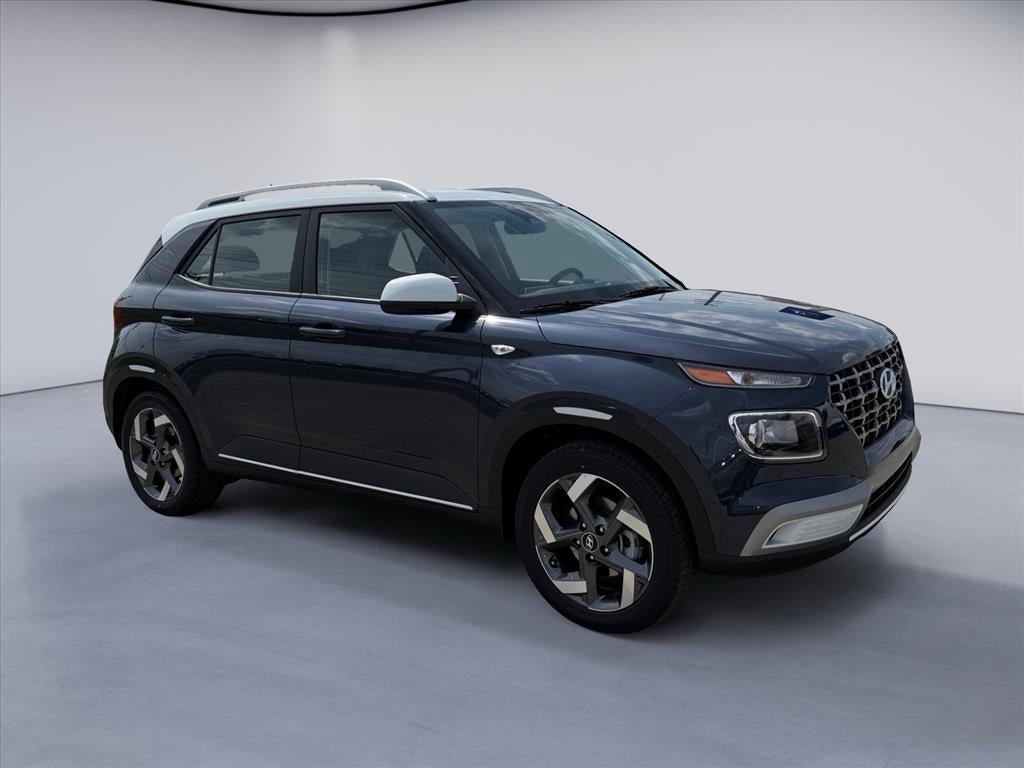 Used 2026 Hyundai Venue SEL FWD image 7