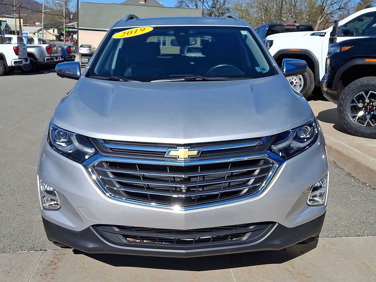 Used 2019 Chevrolet Equinox Premier image 2
