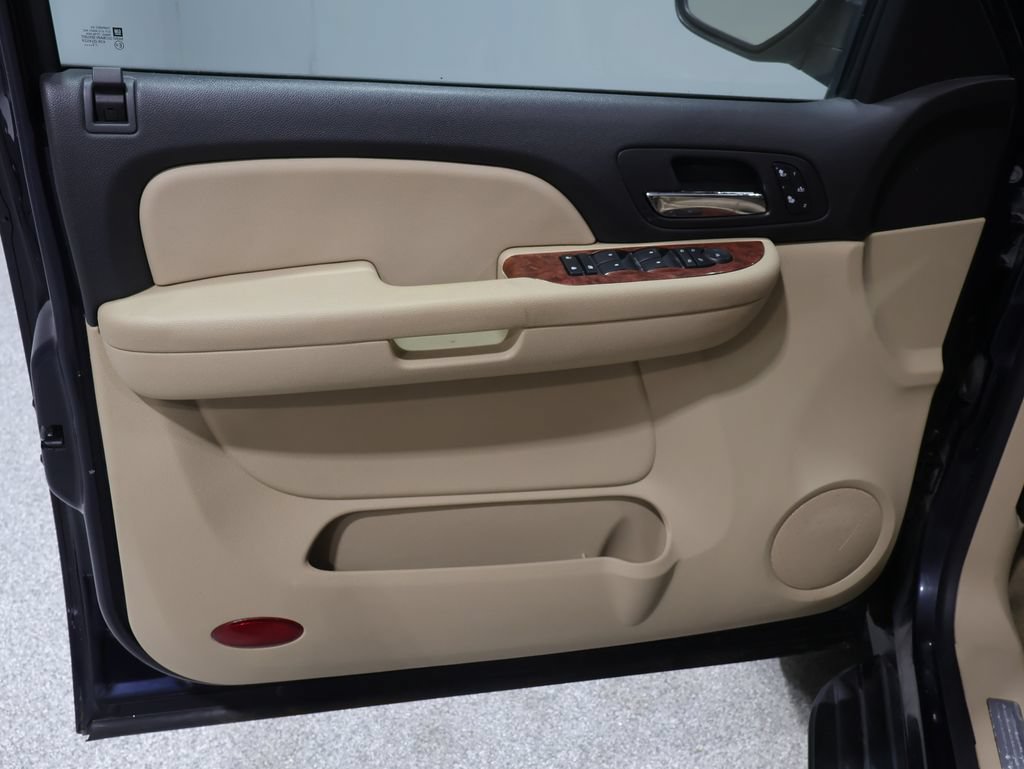Used 2008 Chevrolet Avalanche LTZ w/ LTZ Preferred Equipment Group AWD/4WD image 14