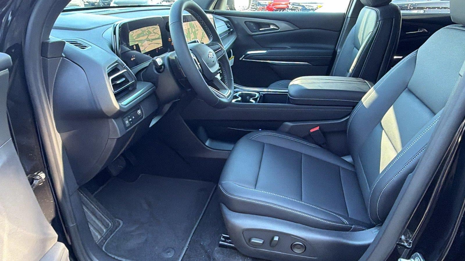 New 2027 Chevrolet Traverse LT FWD image 16