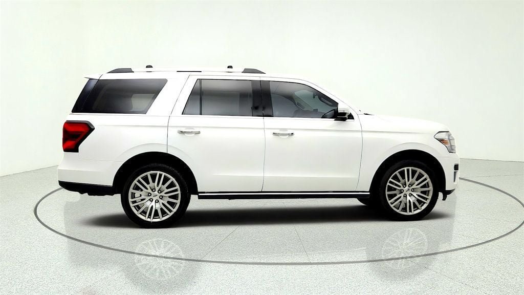 Used 2022 Ford Expedition Limited AWD/4WD image 4