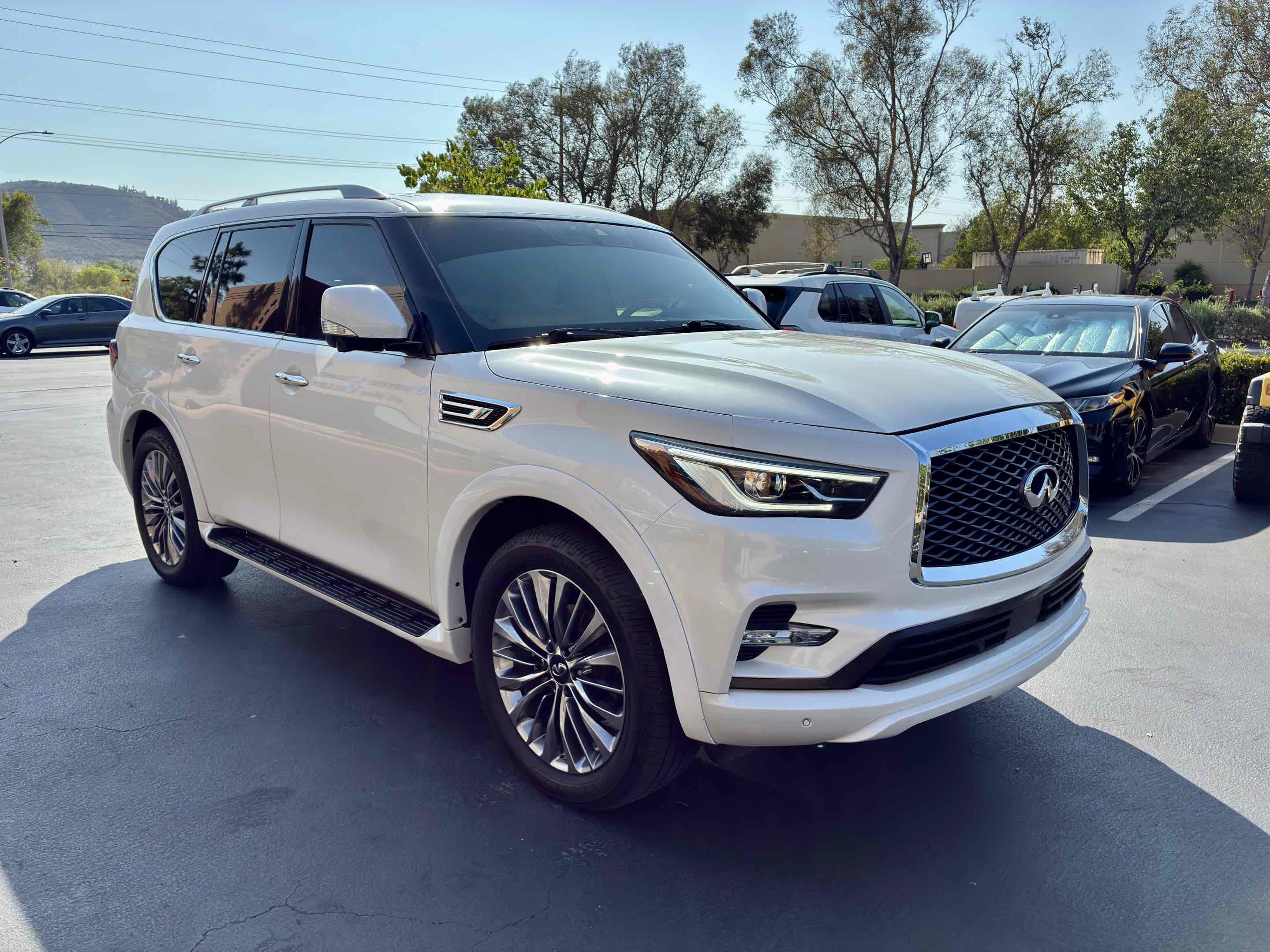 Used 2018 INFINITI QX80 4WD w/ Driver Assistance Package image 6