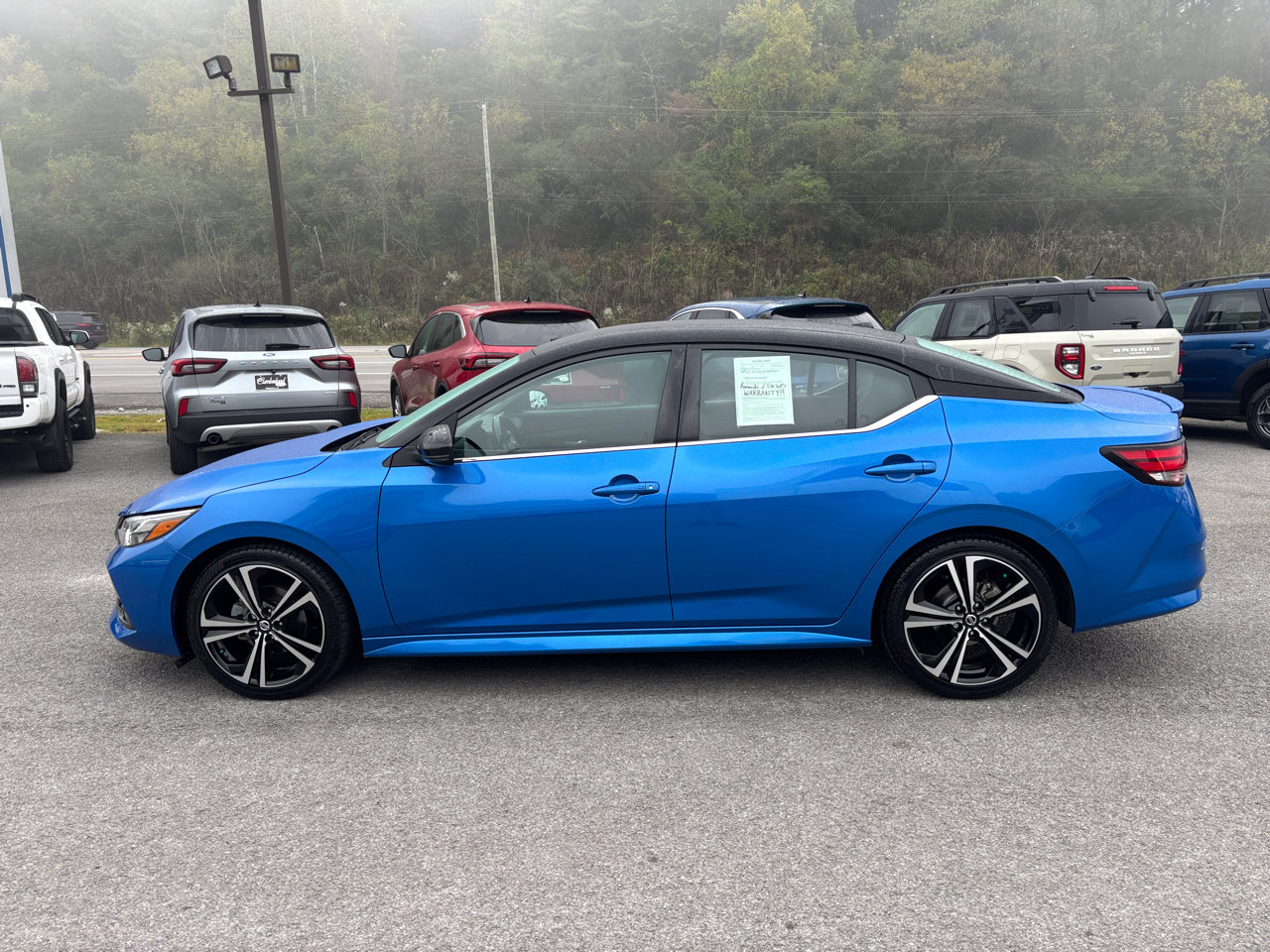 Used 2022 Nissan Sentra SR image 2