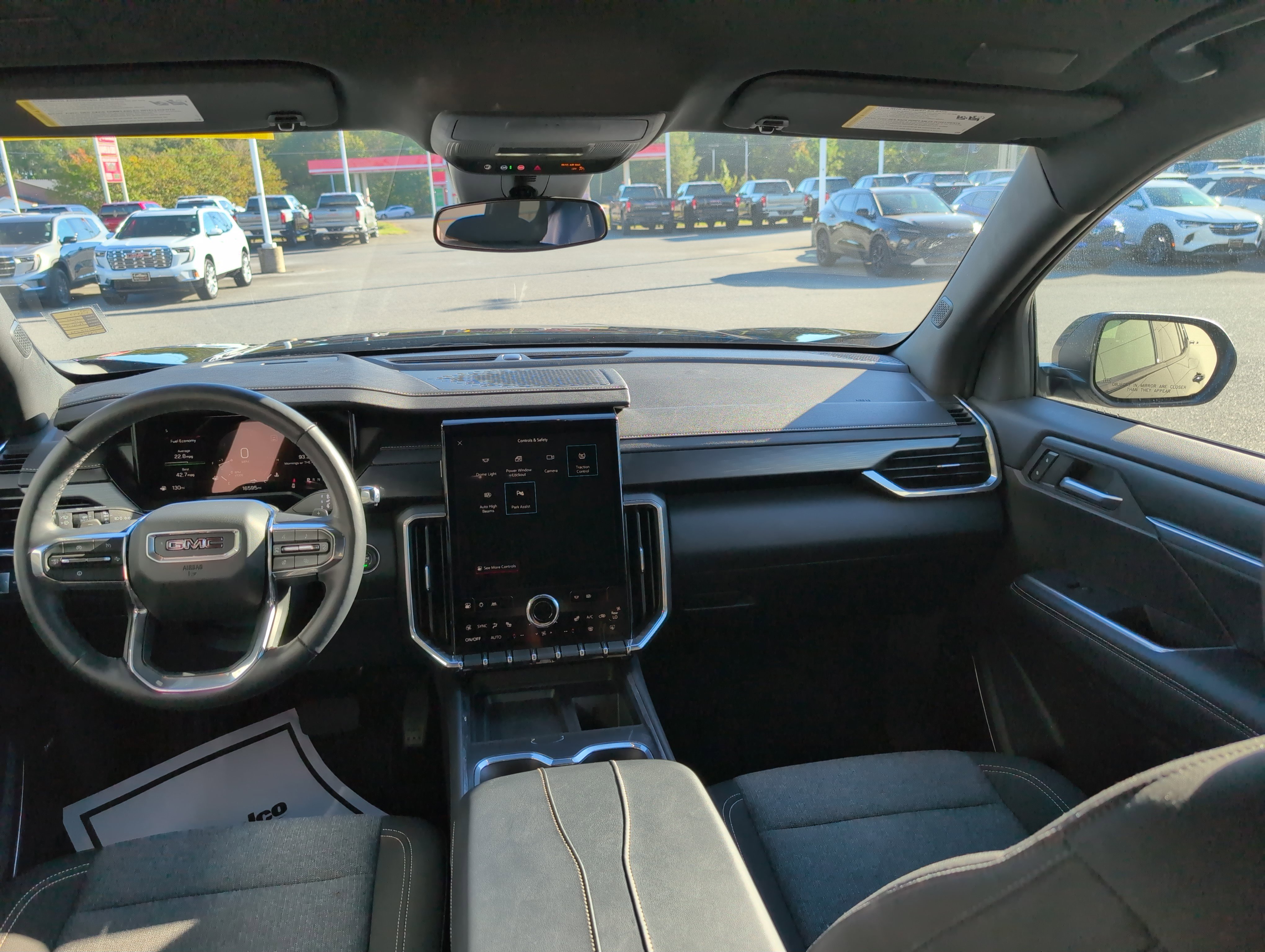 Used 2025 GMC Acadia Elevation image 34