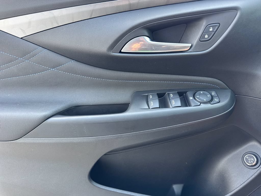 Used 2025 Buick Envista Sport Touring w/ Convenience I Package FWD image 16
