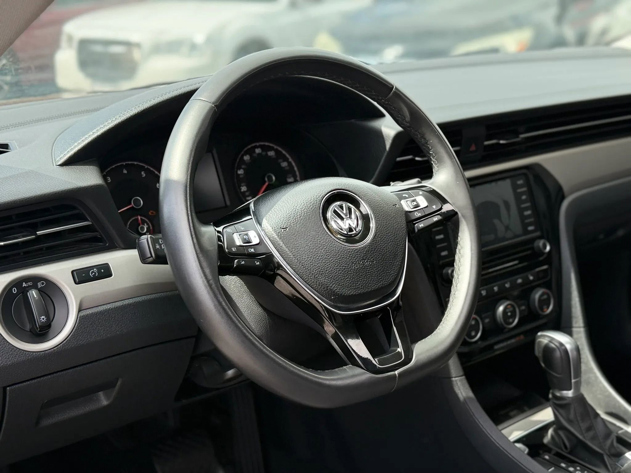 Used 2021 Volkswagen Passat 2.0T SE FWD image 9