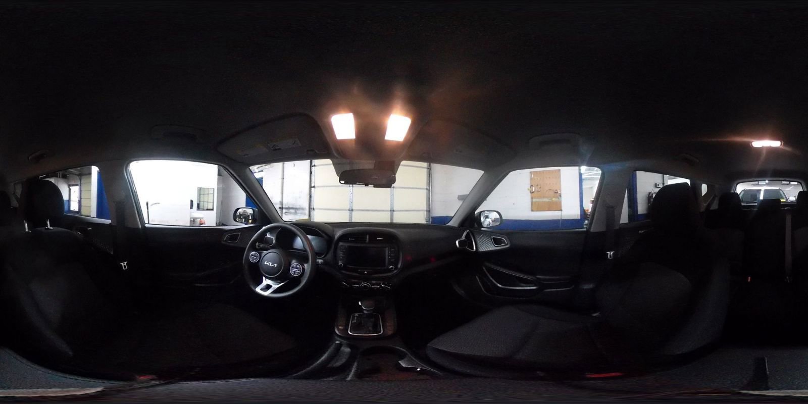 Used 2025 Kia Soul LX w/ LX Technology Package FWD image 37